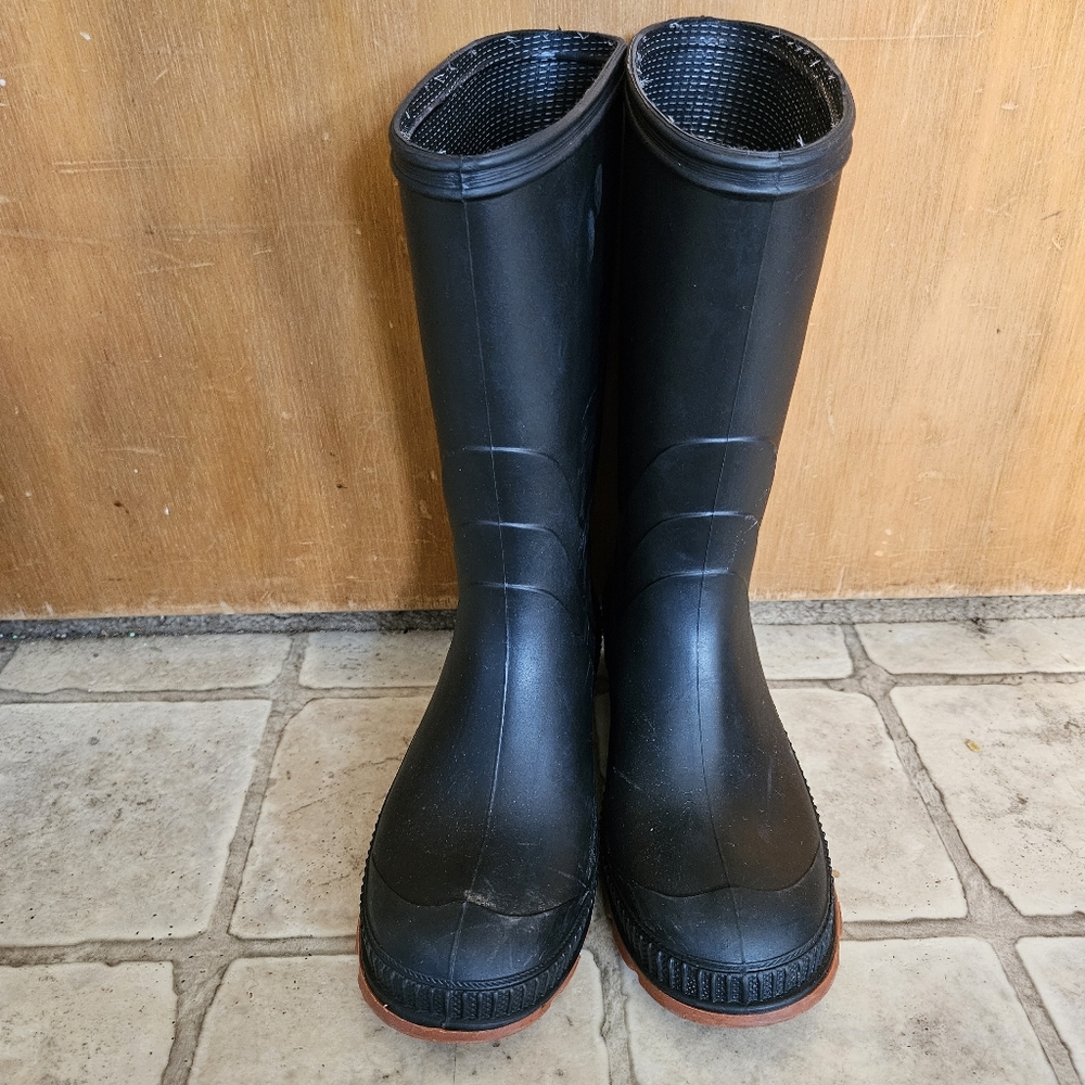 Black Rubber Rain Boots
